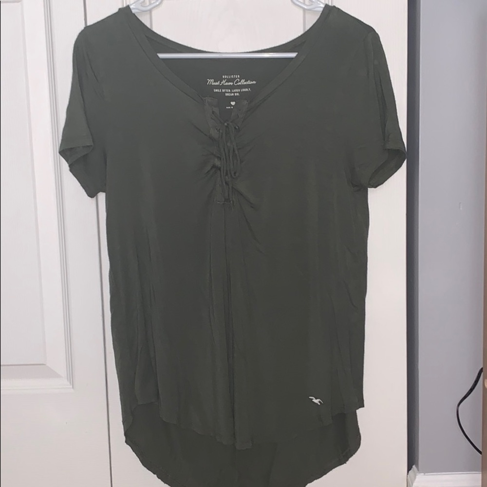 HOLLISTER MUST HAVE COLLECTION TEE